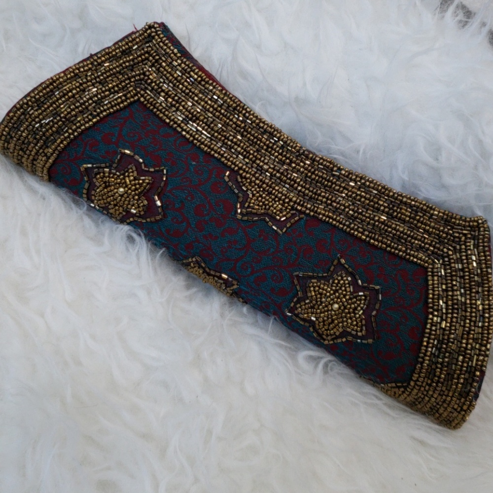 Sequined clutch